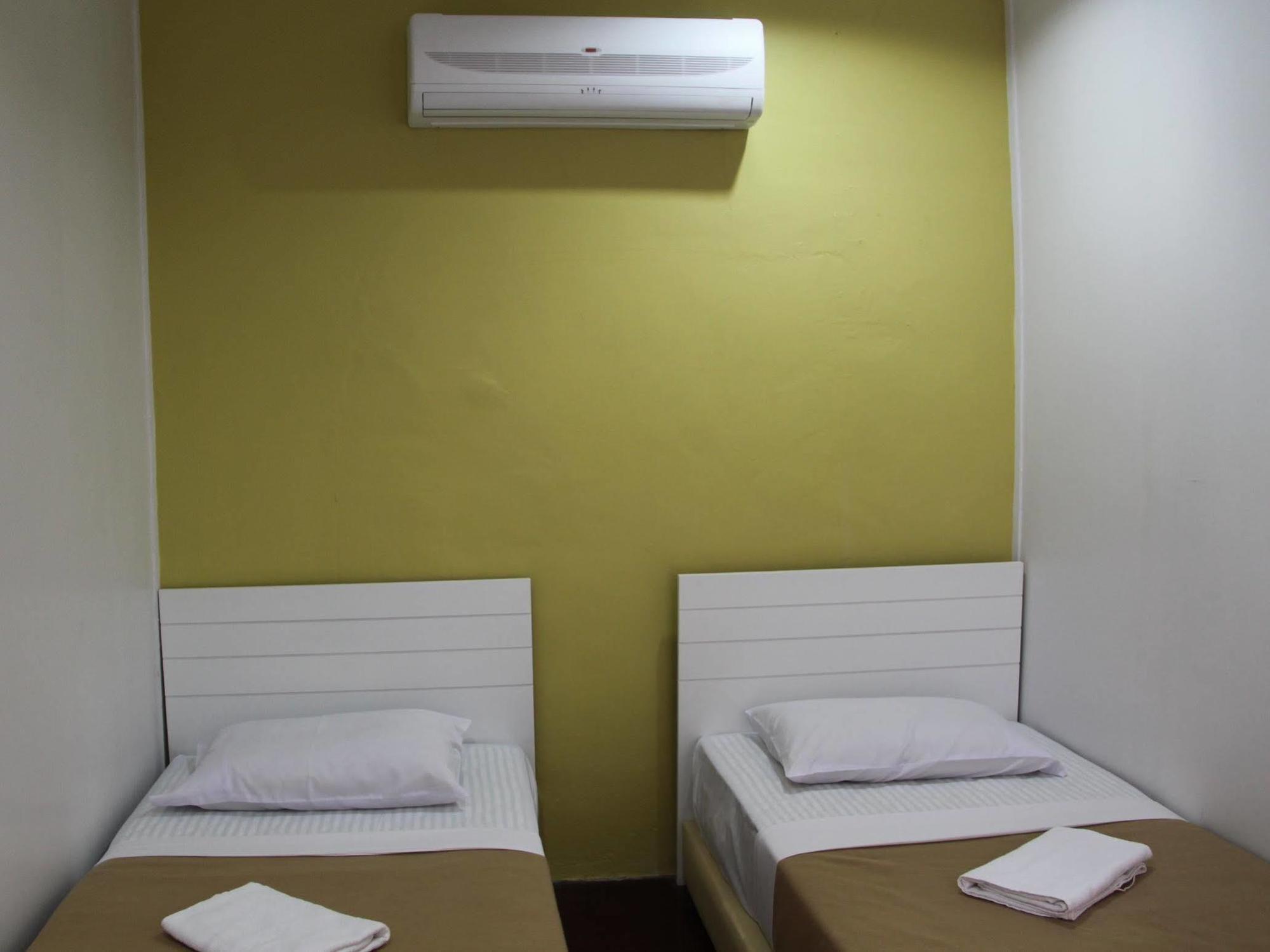Voyage Cottage Lodge Malacca Esterno foto