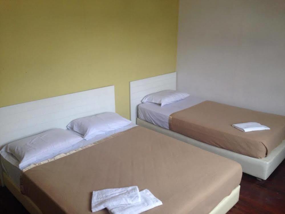 Voyage Cottage Lodge Malacca Esterno foto
